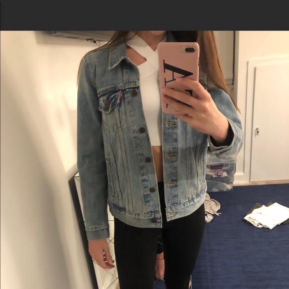 Levi’s Jean Jacket - Picture 8 of 8